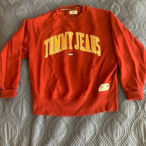 Red Tommy Hilfiger sweatshirt